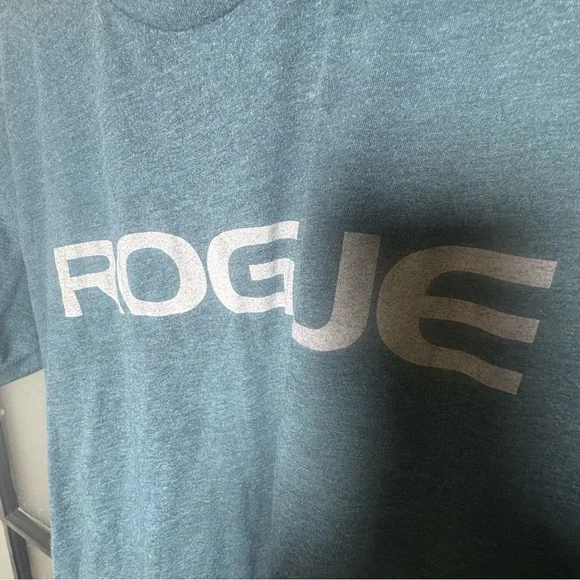 Rogue Fitness Graphic T-Shirt w/ American Flag Sleeve | Unisex - Picture 4 of 8